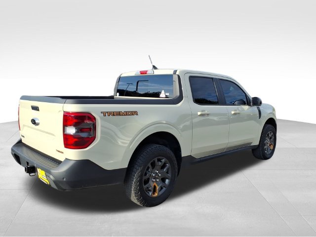 Used 2024 Beige Ford Lariat image 10