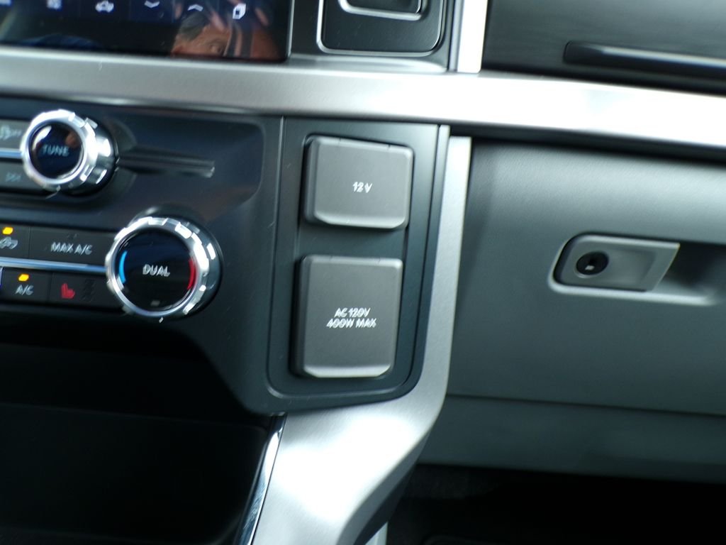 New 2026 Oxford White Ford XLT image 19