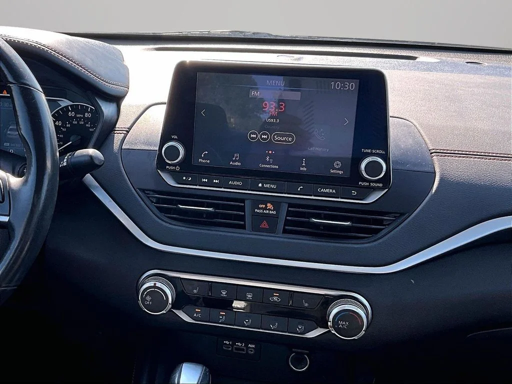 Used 2022 Black Nissan 2.5 SR image 7