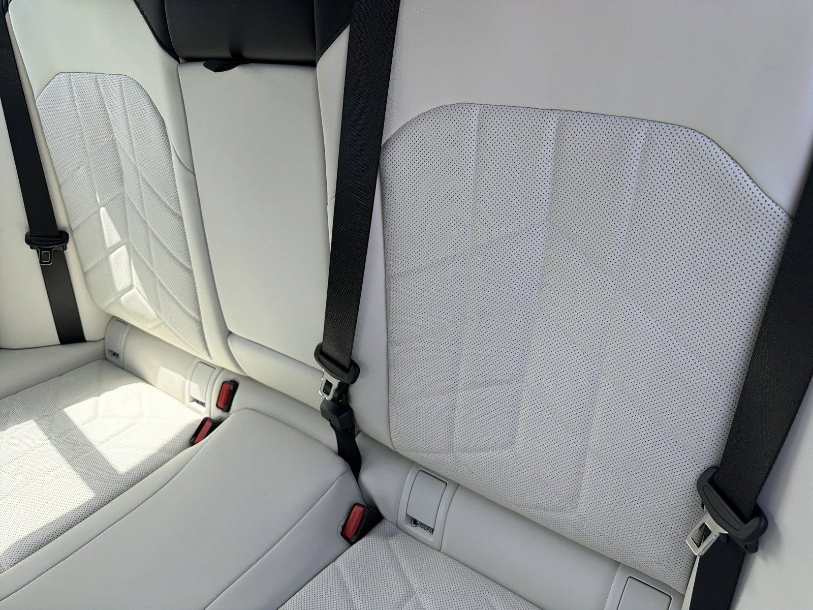 New 2027 Alpine White BMW 530i xDrive image 21