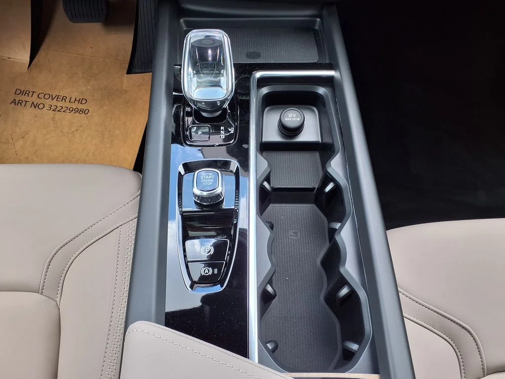 New 2026 Bright Dusk Volvo Plus image 26