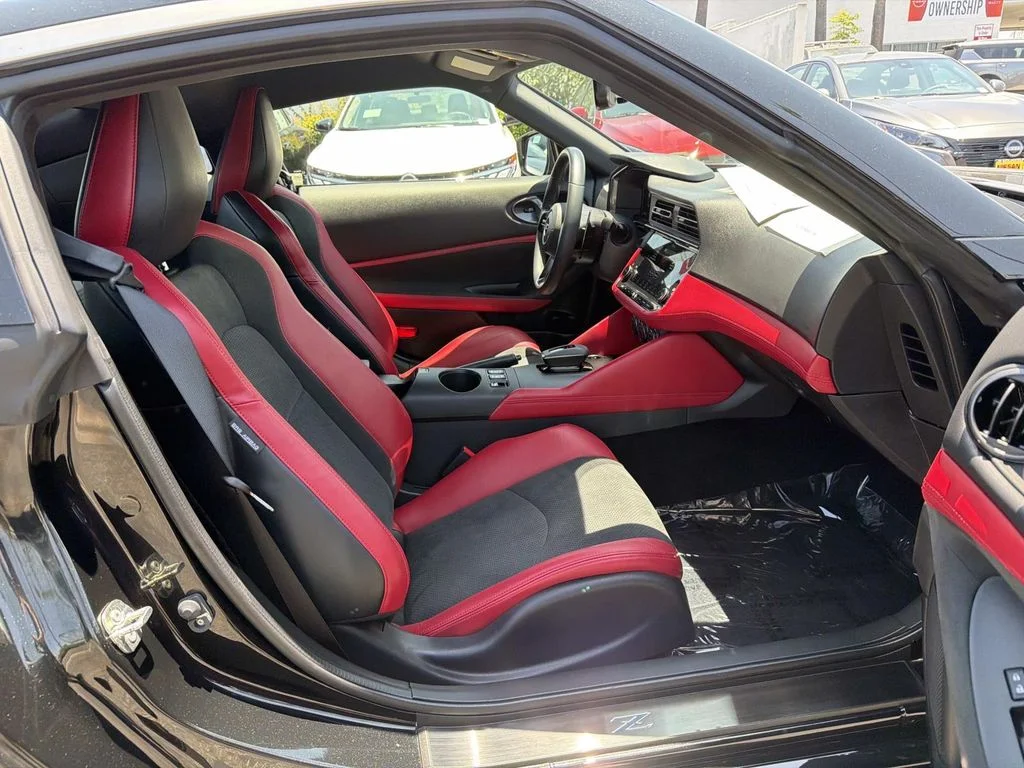 Used 2025 Black Diamond Pearl Nissan Performance image 21