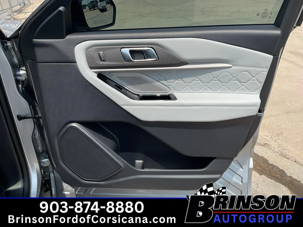 Used 2025 Iconic Silver Metallic Ford Platinum image 25