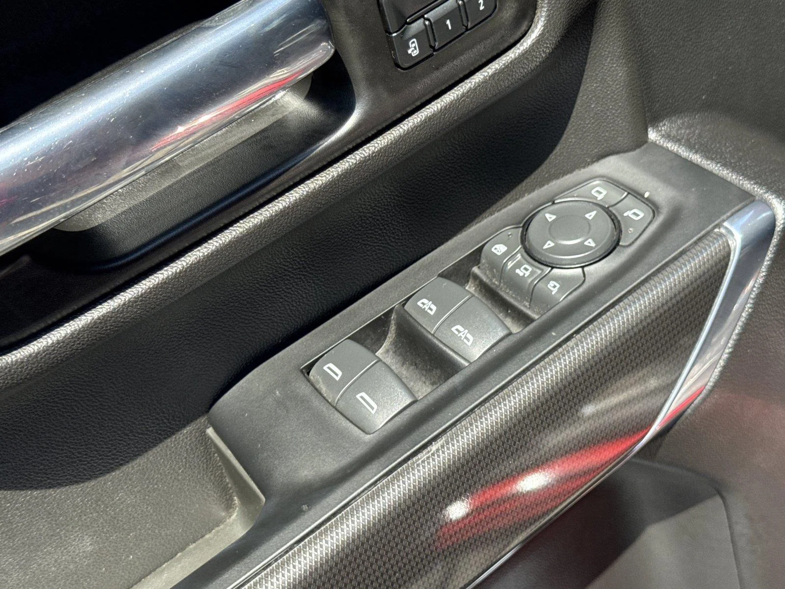 Used 2022 CAYENNE RED TINTCOAT GMC AT4 image 18