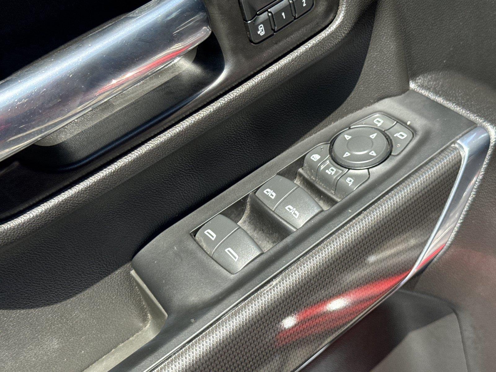 Used 2022 CAYENNE RED TINTCOAT GMC AT4 image 18