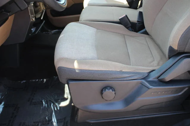Used 2021 Silver Ford XLT image 19
