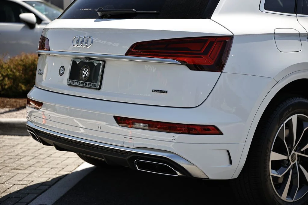 Used 2025 Glacier White Audi 45 S line Premium image 9