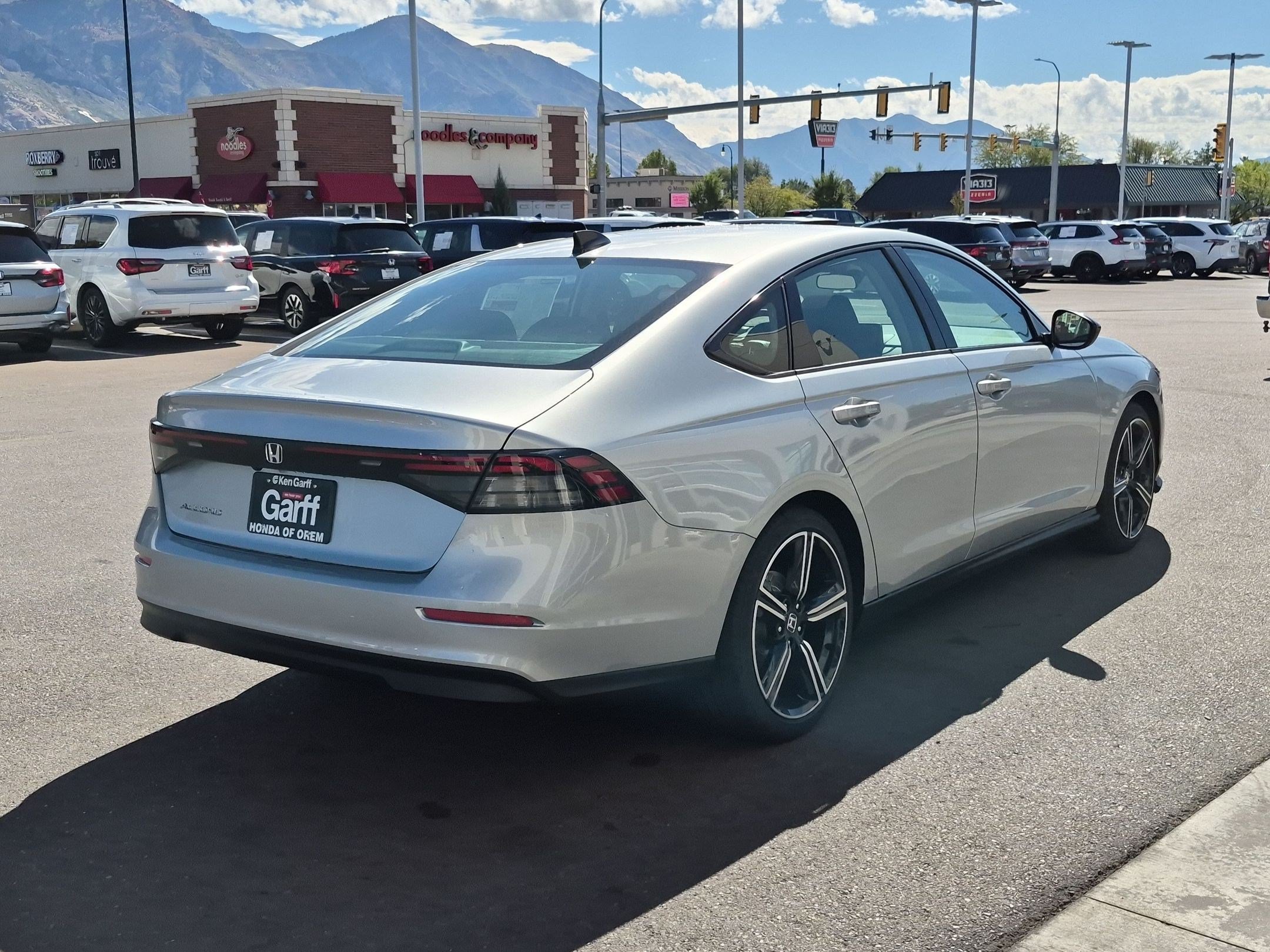 New 2026 Solar Silver Metallic Honda SE image 3
