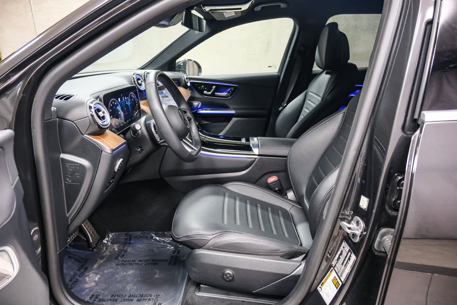 Certified Used 2025 Graphite Grey Metallic Mercedes-Benz GLC 350e image 24