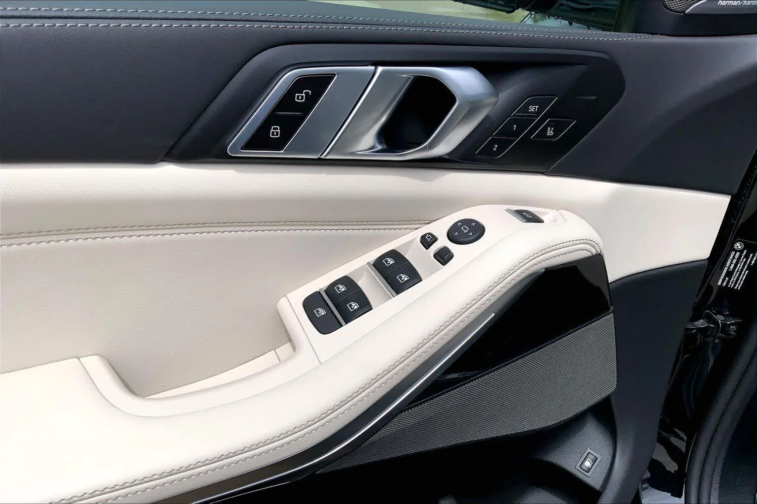 New 2026 Black Sapphire Metallic BMW xDrive50e image 18