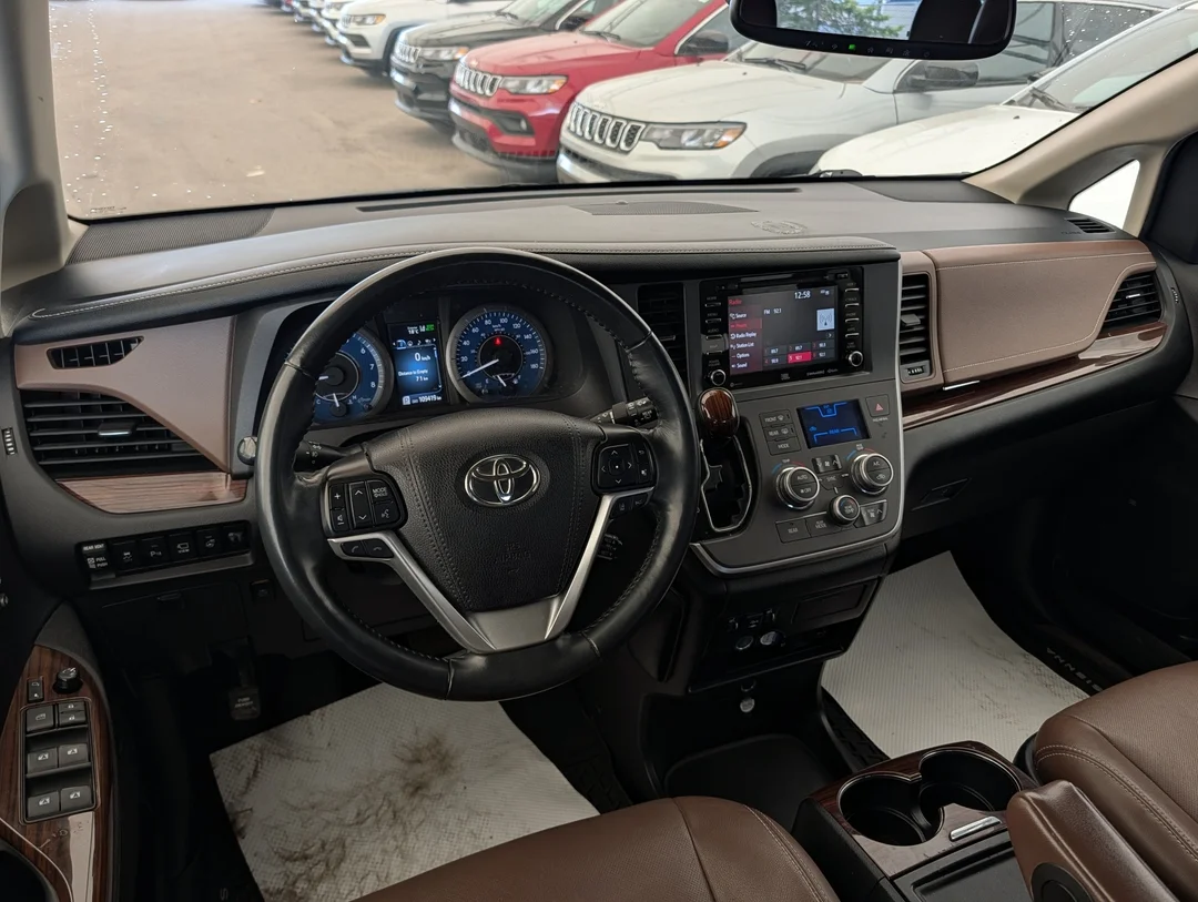 Used 2020 White Toyota XLE - - AWD - 3.5L V6 - Adaptive Cruise Control - Forward Collision Warning & More! image 25