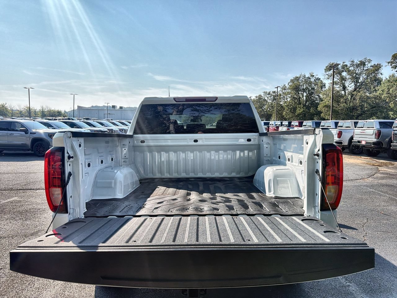 Used 2024 Summit White GMC Elevation image 21