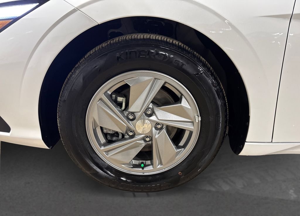 Certified Used 2025 White Hyundai SE image 12