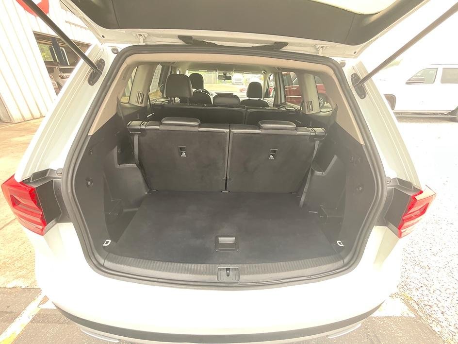 Used 2019 White Volkswagen 2.0T SE image 8