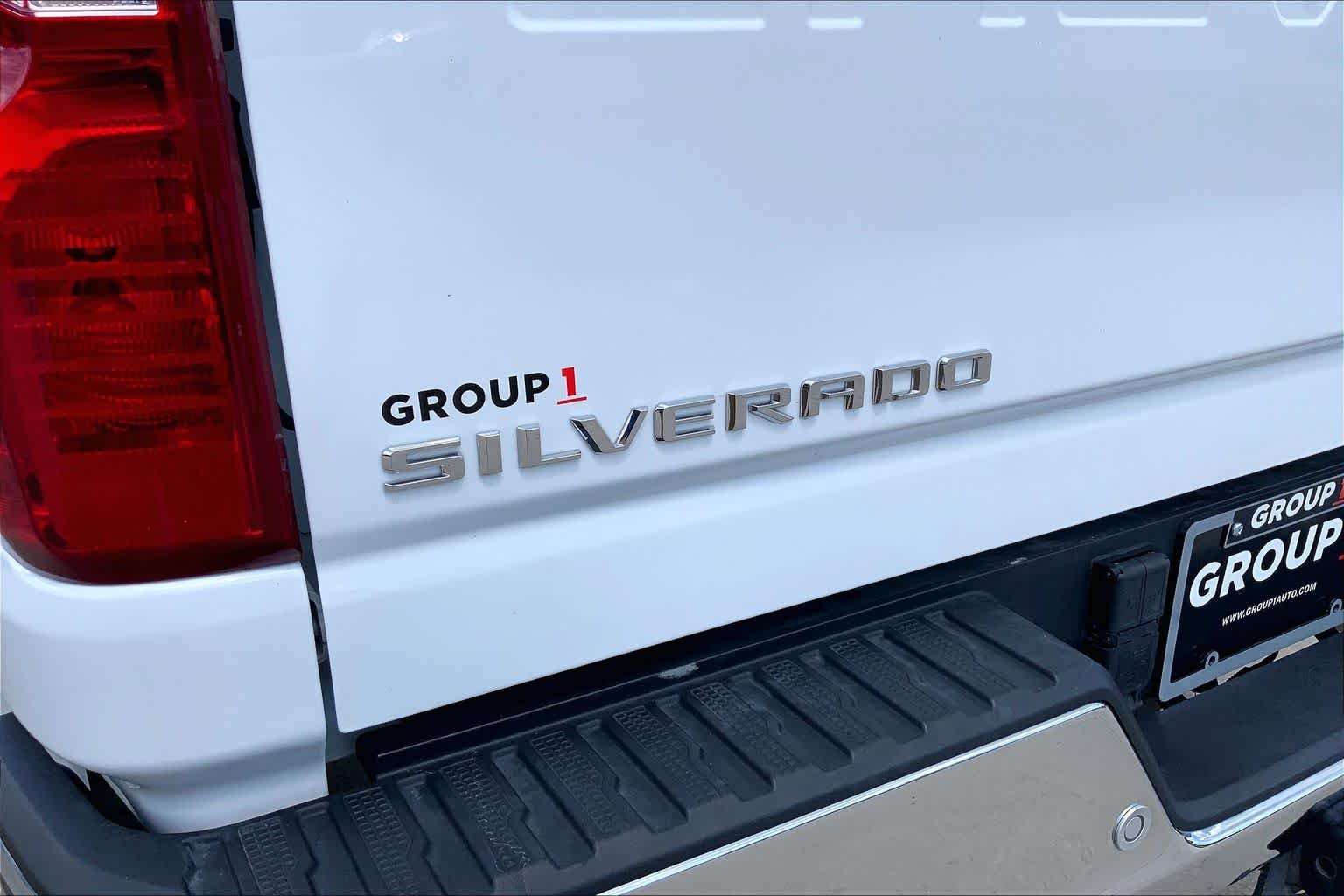 Used 2025 Summit White Chevrolet LT image 32