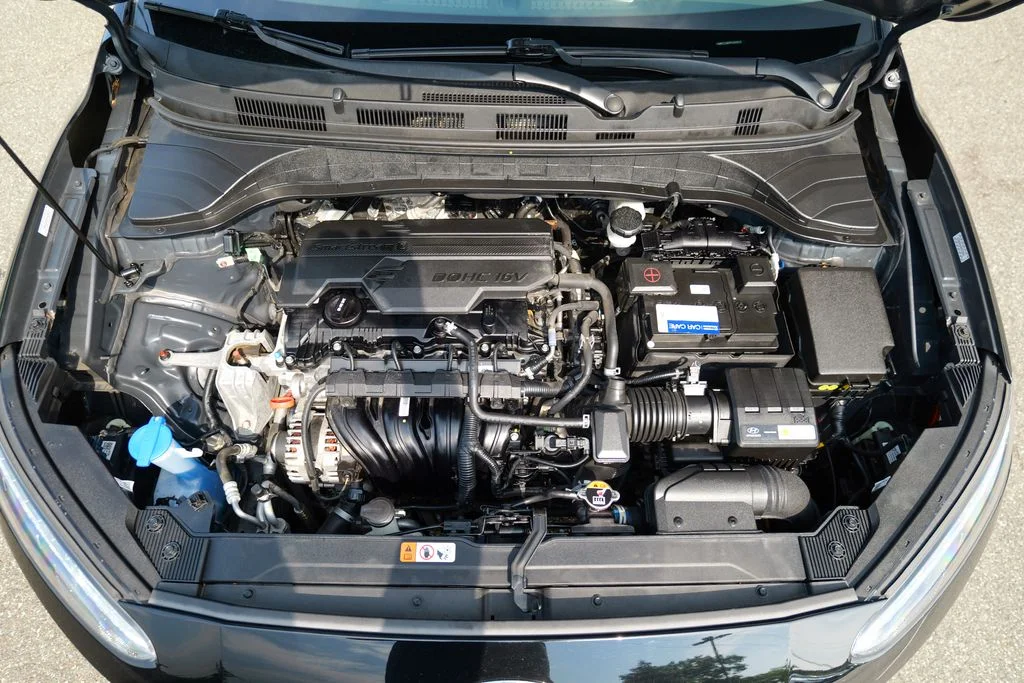 Used 2023 Abyss Black Pearl Hyundai SE image 57