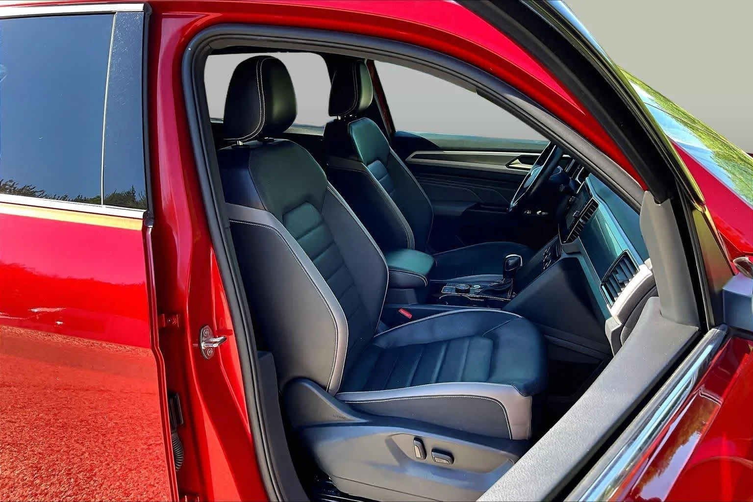 Certified Used 2021 Aurora Red Metallic Volkswagen 3.6L V6 SEL Premium R-Line image 8