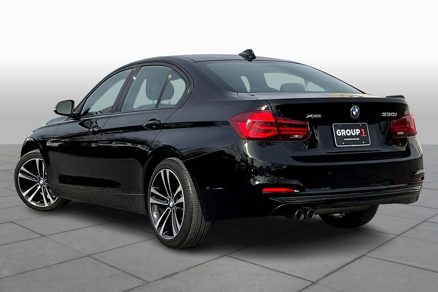 Used 2018 Jet Black BMW 330i xDrive image 11