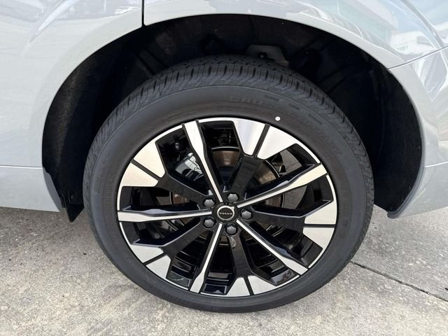 2026 Volvo XC60 Plus