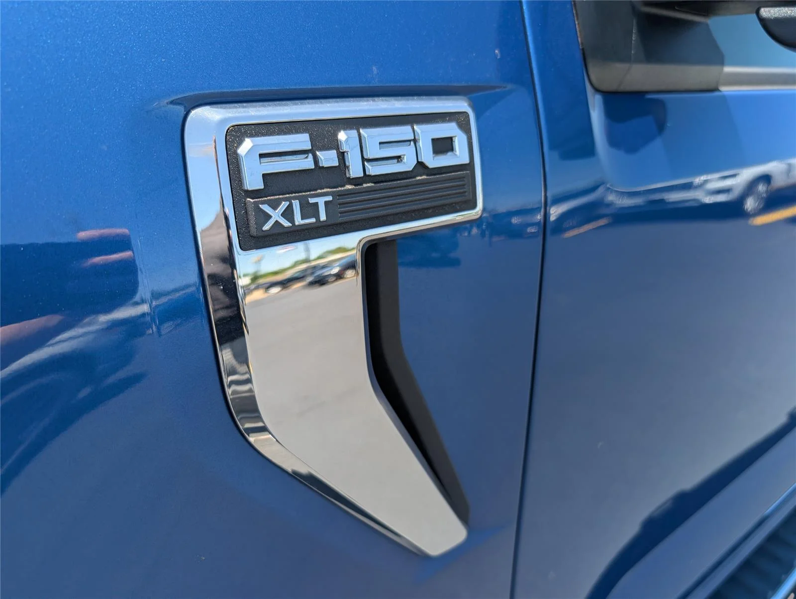 Used 2024 Oxford White Ford XLT image 8