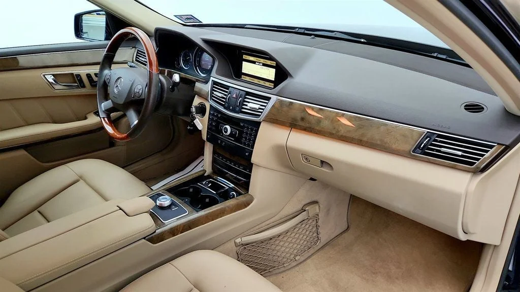 Used 2010 Capri Blue Metallic Mercedes-Benz 4dr Sedan E 350 Luxury 4MATIC® image 24