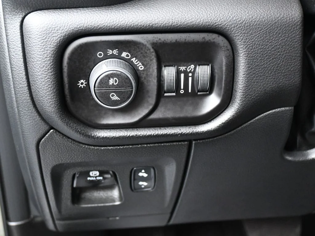 Used 2026 Canyon Lake Ram Laramie image 15