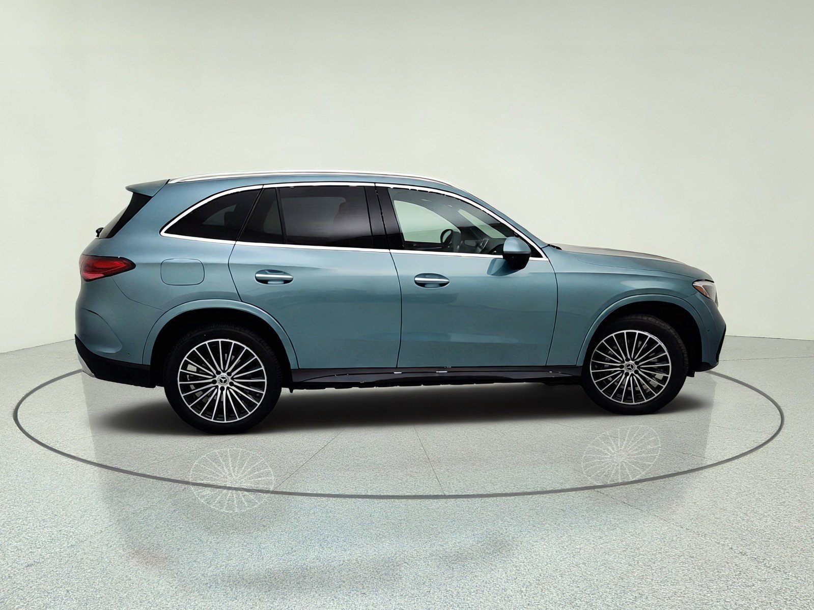 New 2026 Verde Silver Metallic Mercedes-Benz GLC 300 SUV image 7