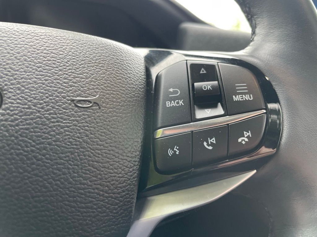 Used 2025 White Metallic Ford Platinum image 13