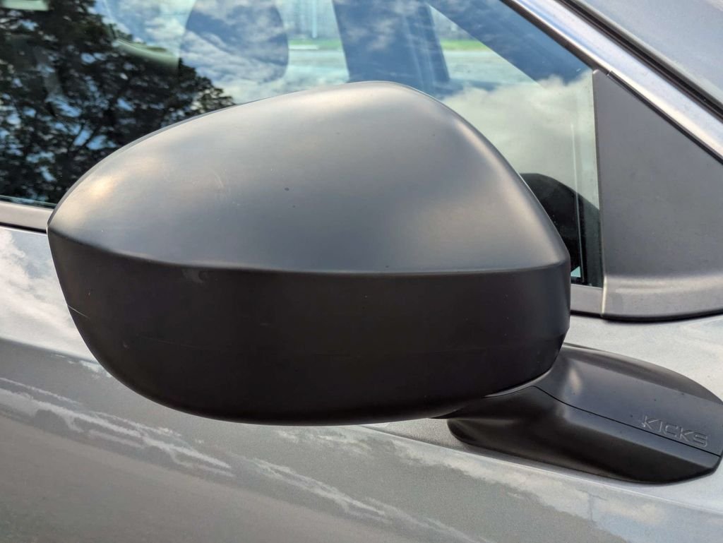 Used 2025 Gray Nissan S image 13