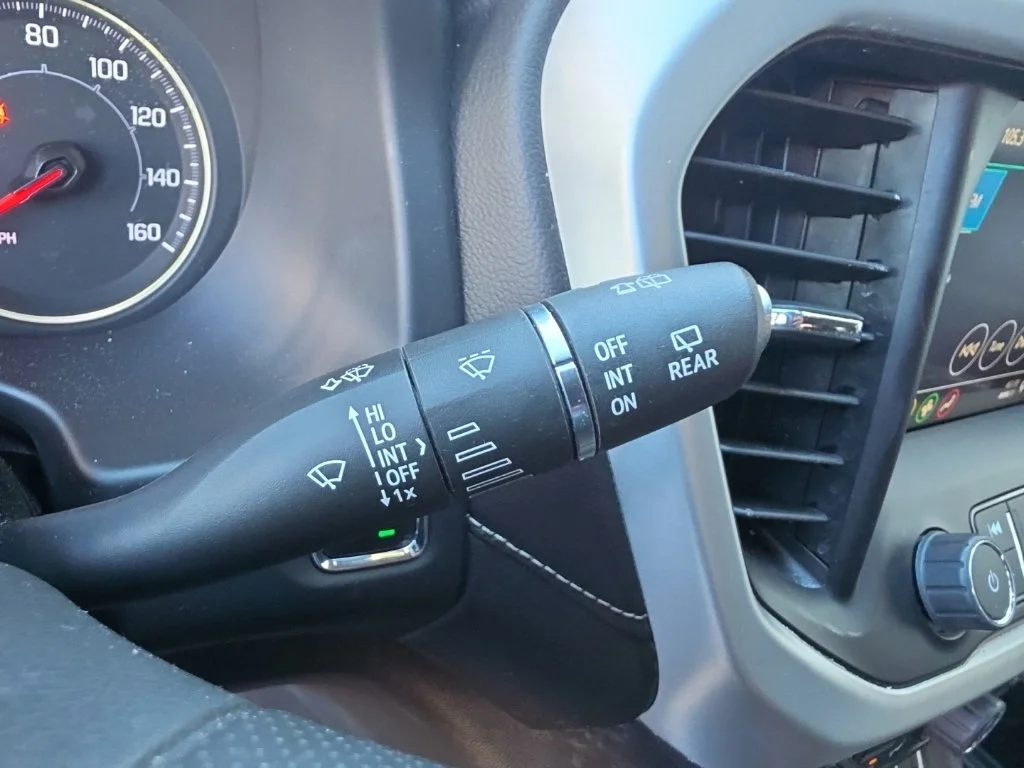 Used 2023 White GMC SLE image 20