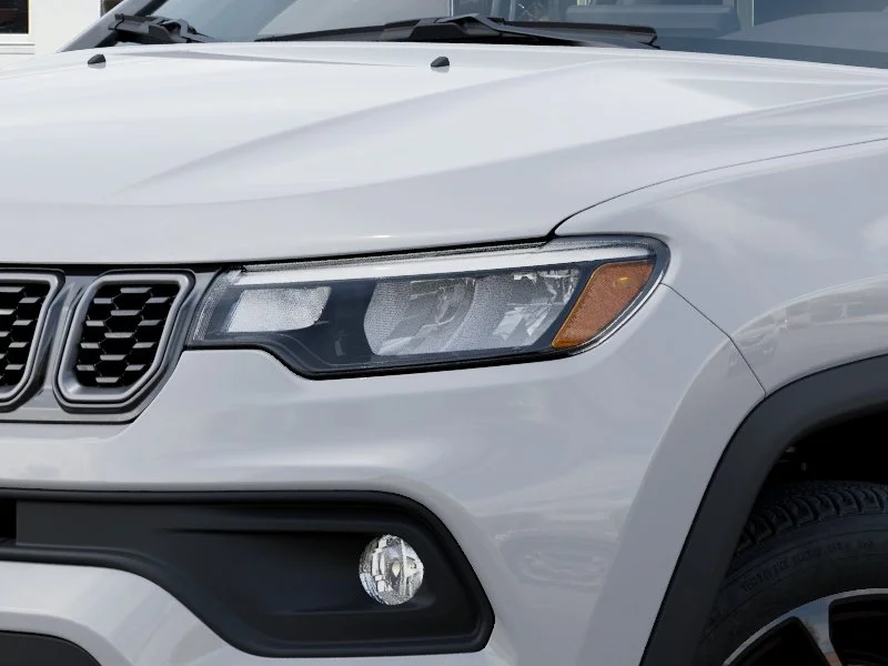 New 2026 Bright White Clear-Coat Exterior Paint Jeep Latitude image 39