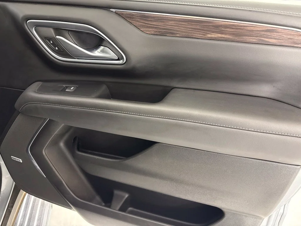 Used 2023 STERLING GRAY METALLIC Chevrolet LT image 17