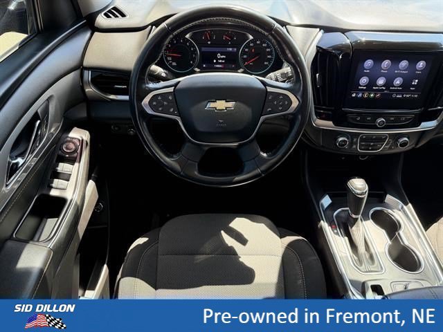 Used 2020 Mosaic Black Metallic Chevrolet LT Cloth image 4