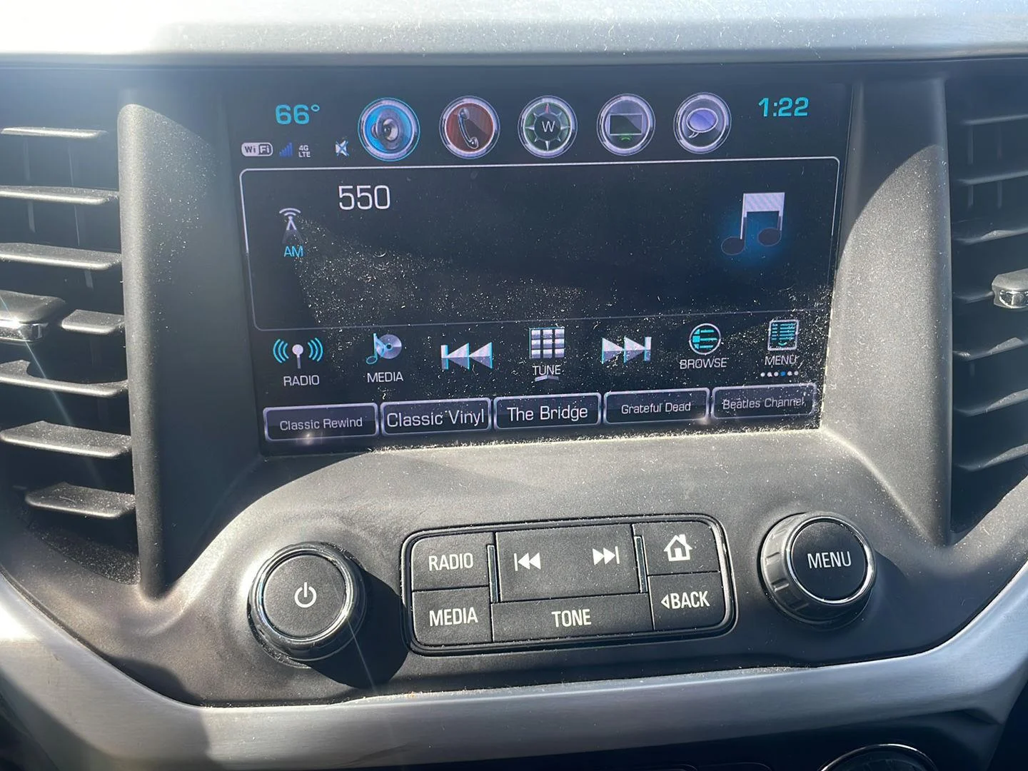Used 2018 Ebony Twilight Metallic GMC SLE image 4