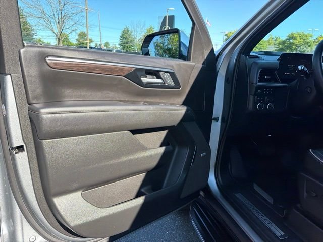 Used 2025 Sterling Gray Metallic Chevrolet Premier image 10