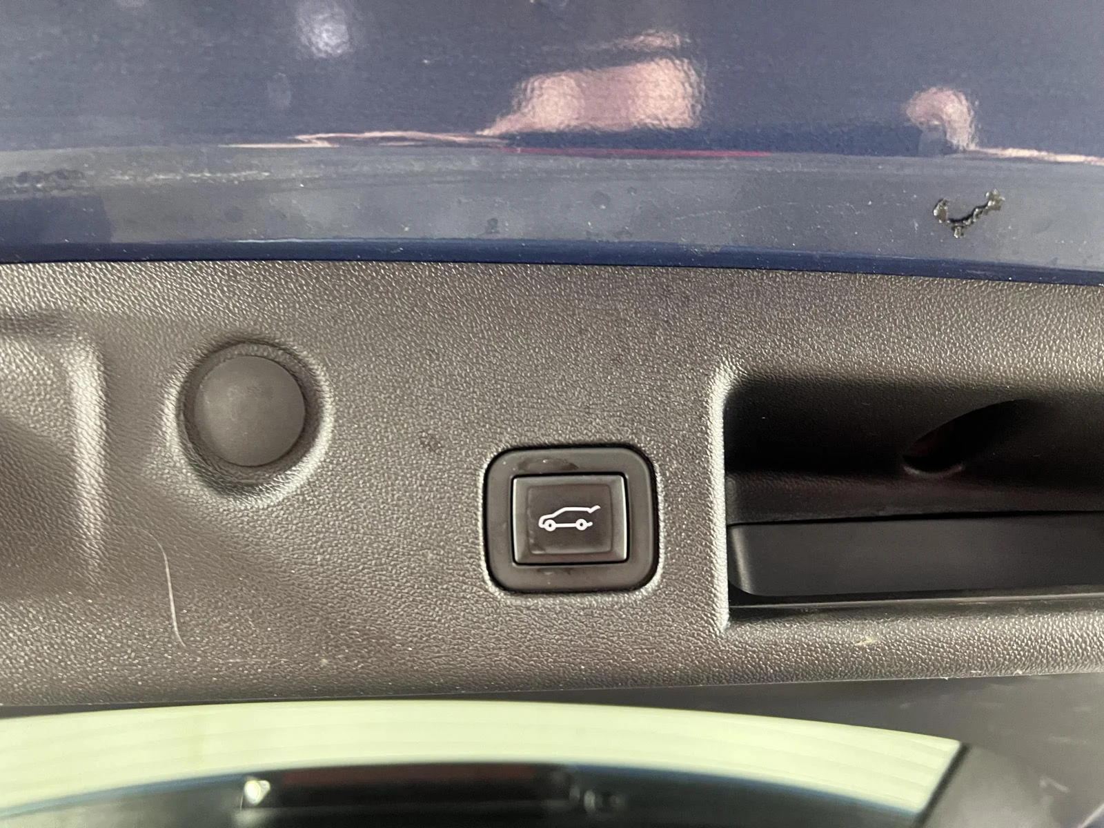 Used 2024 Lakeshore Blue Chevrolet Premier image 25