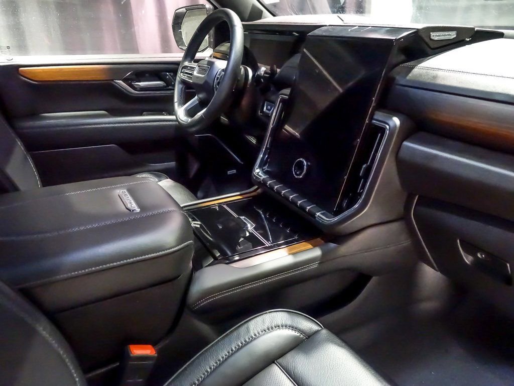 2025 GMC YUKON - Image 34