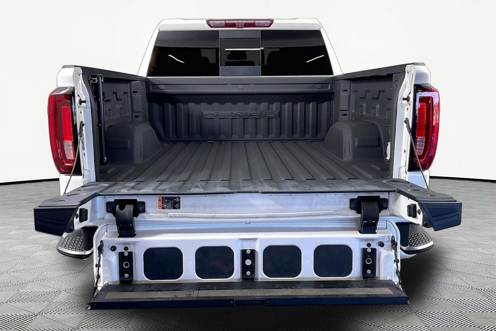 Used 2022 WHITE FROST TRICOAT GMC Denali image 7