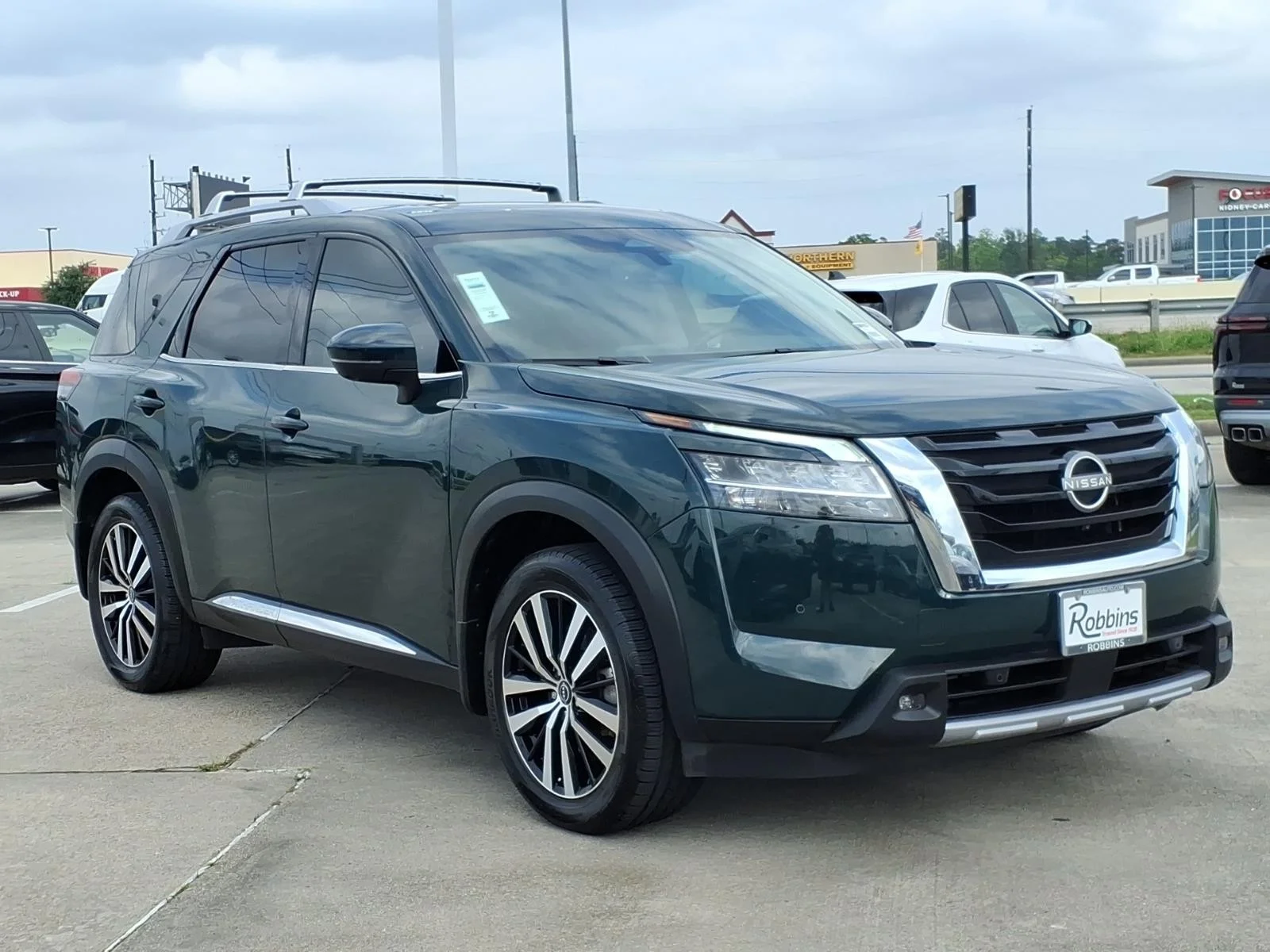 2024 Nissan Pathfinder Platinum - 2
