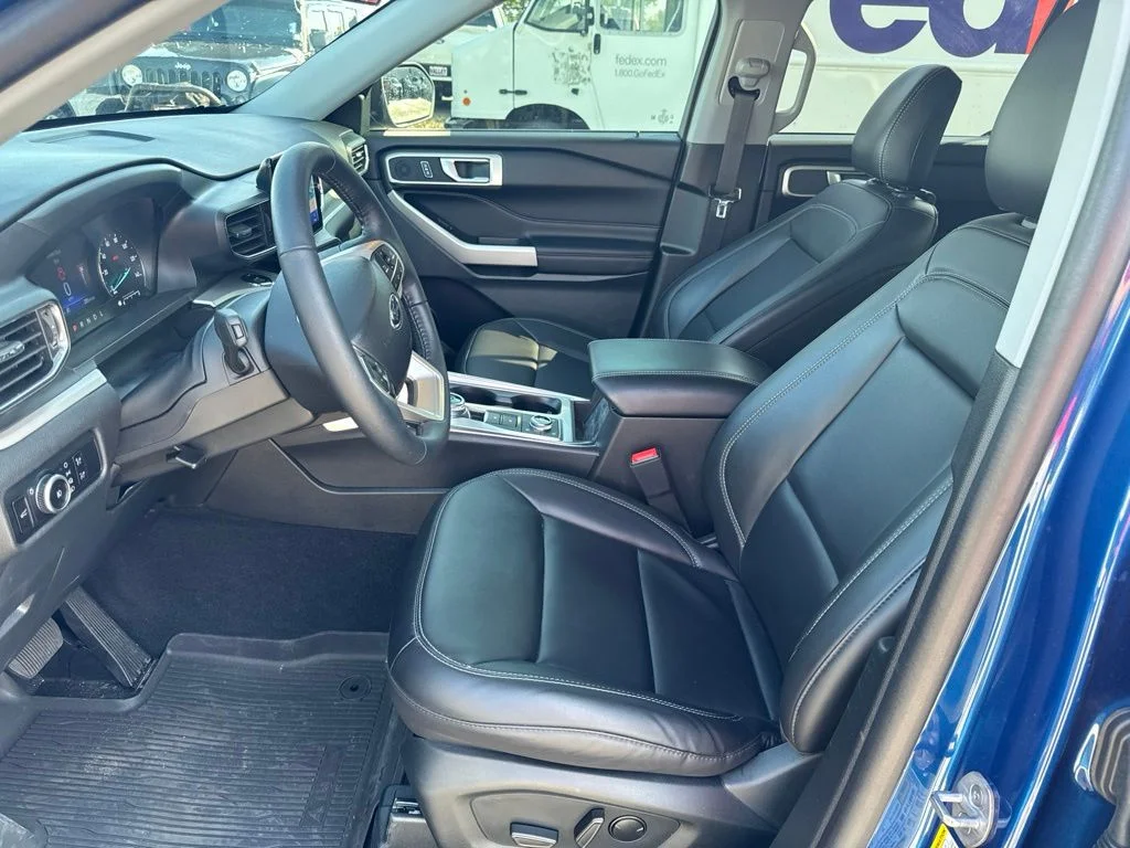 Used 2023 Blue Ford XLT image 9