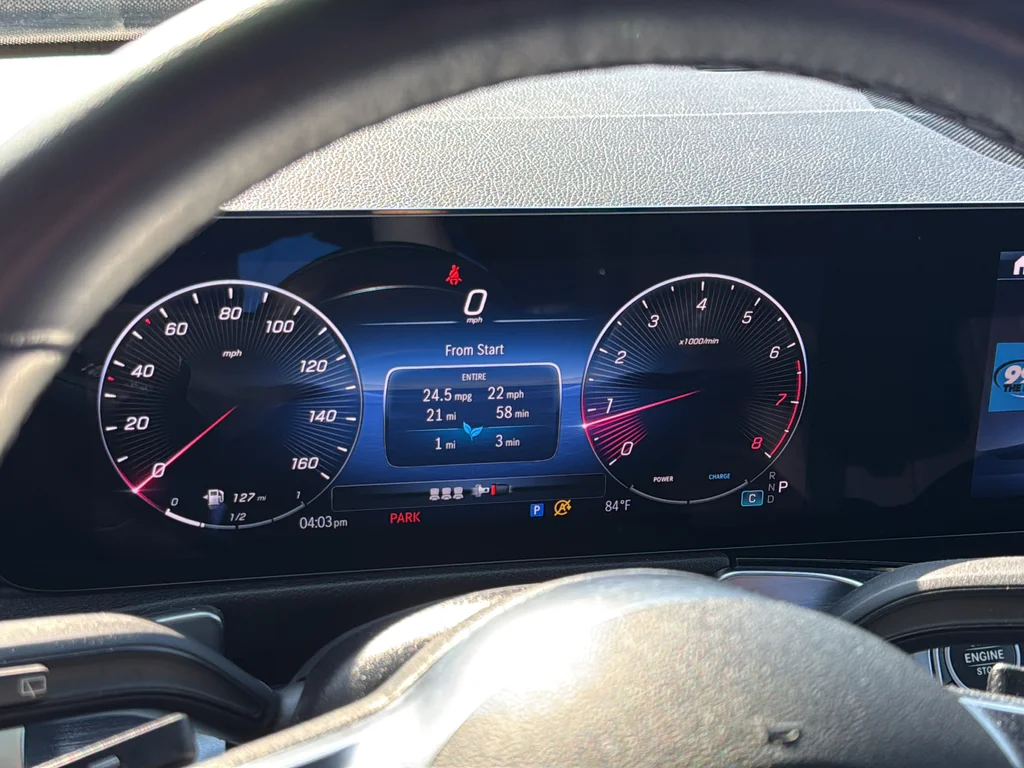 Used 2024  Mercedes-Benz GLB 250 image 12