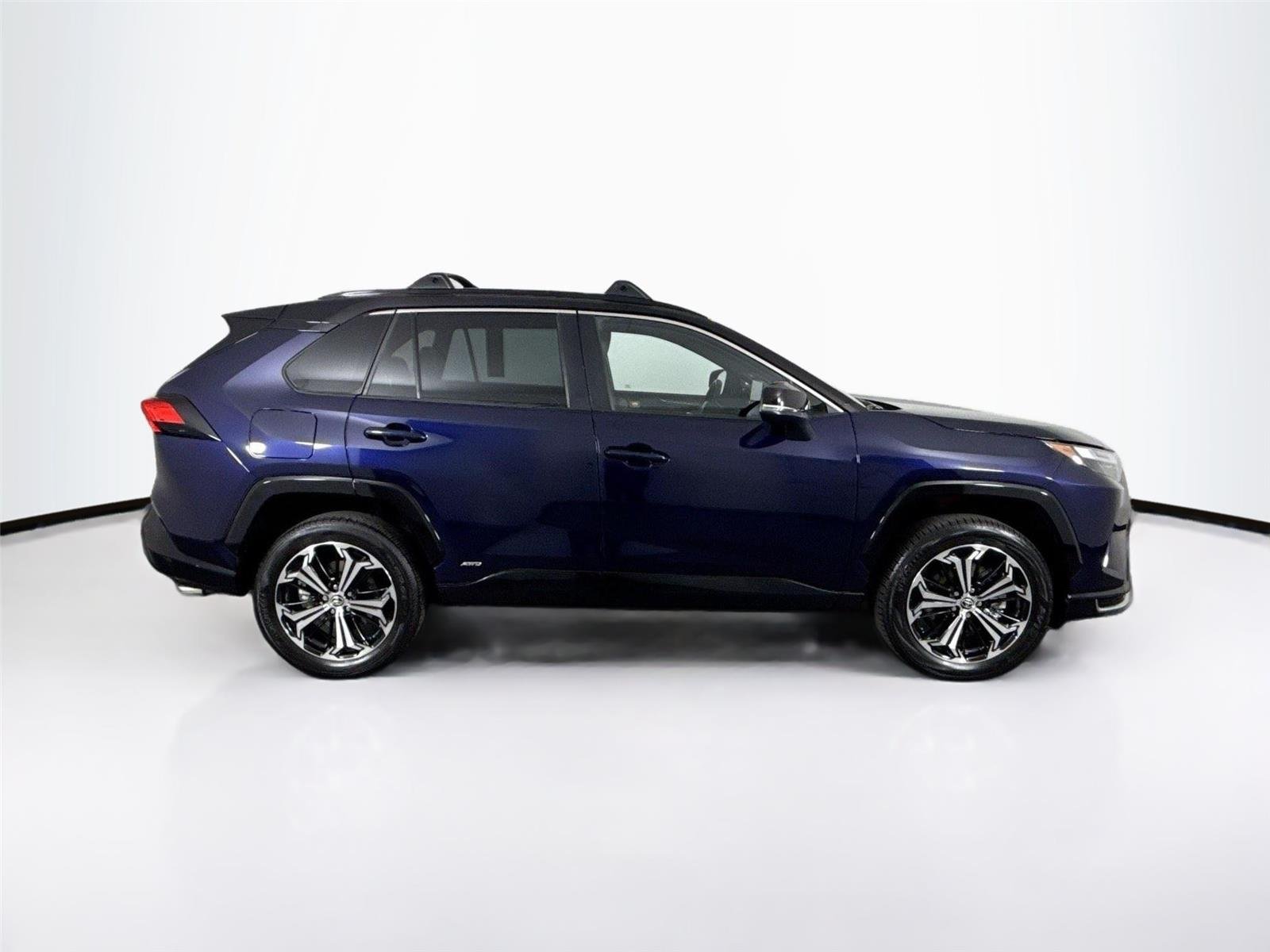 2025 Toyota RAV4 XSE - Photo 11