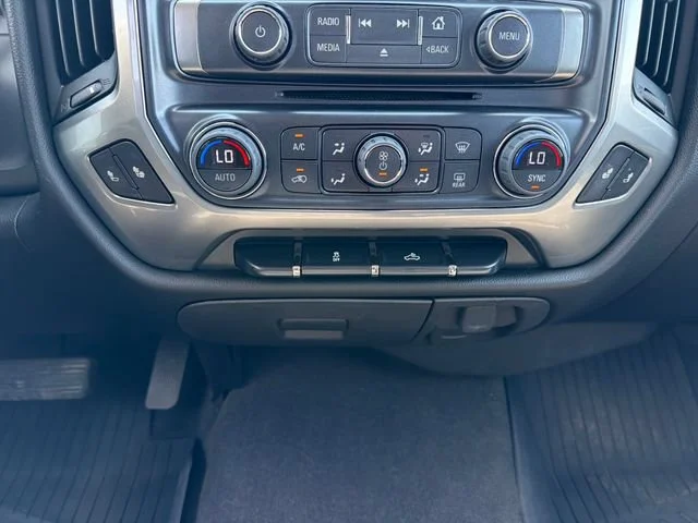 Used 2018 CAJUN RED TINTCOAT Chevrolet LT image 32
