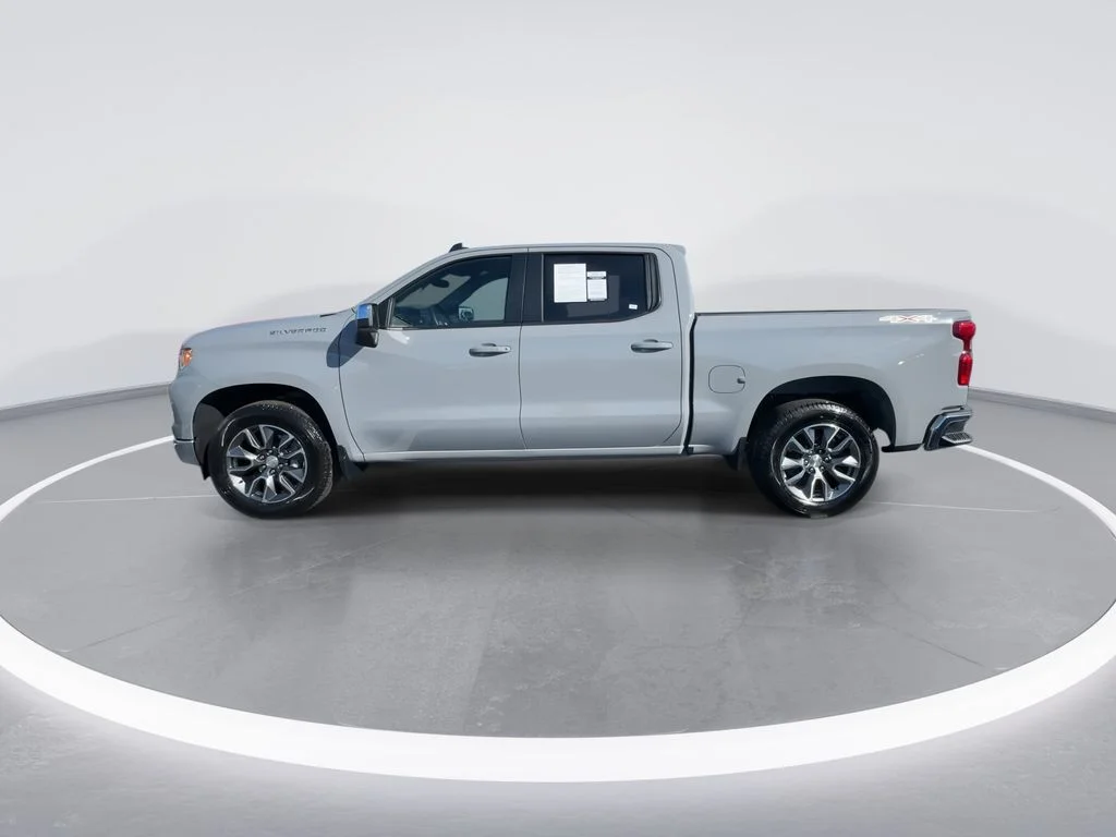 Used 2024 Gray Chevrolet LT image 5
