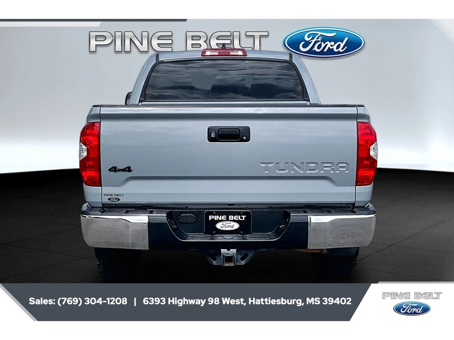 Used 2020 Cement Toyota SR5 image 4