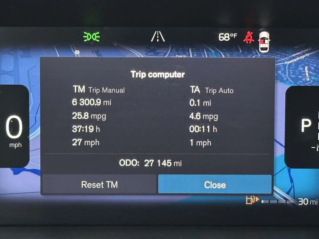 Used 2025 White Volvo Core image 14