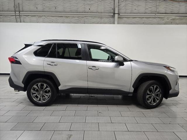 Certified Used 2022 SILVER SKY METALLIC Toyota  image 18