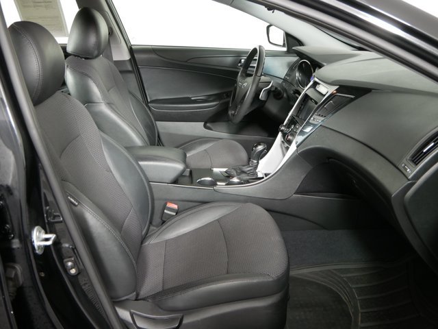 Used 2012 Midnight Black Hyundai SE image 15