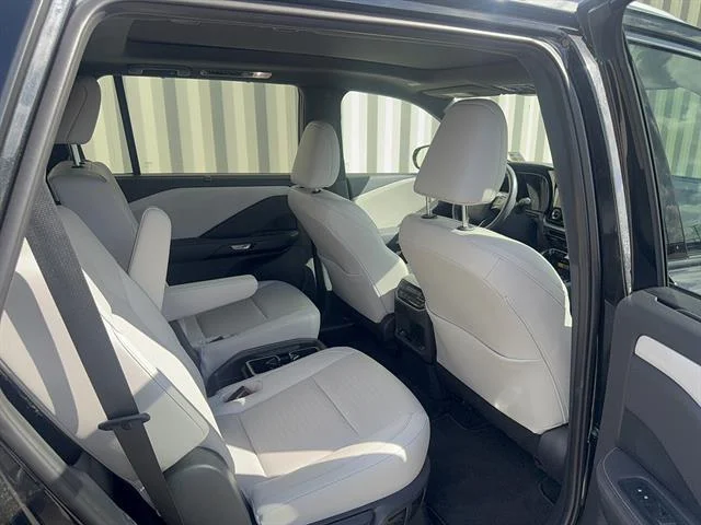 Certified Used 2025 CAVIAR Lexus Premium image 3