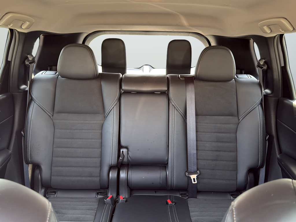 Used 2024 Silver Mitsubishi SE image 26